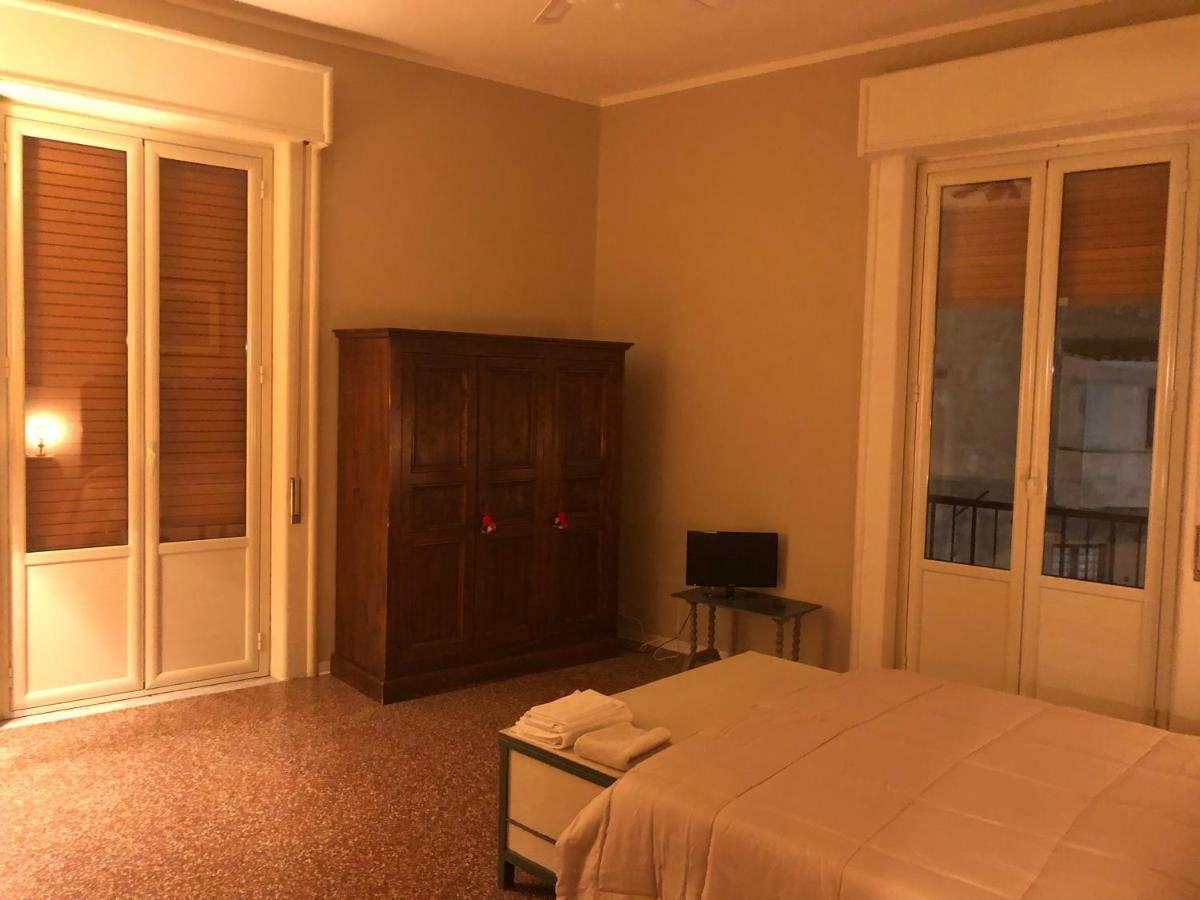 Al Teatro Biondo Guest House Палермо Екстериор снимка